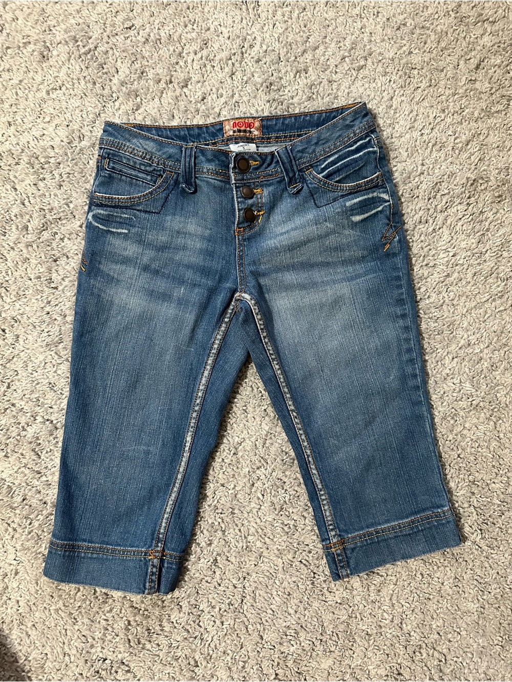 Vintage Y2K/2000s No Boundaries Capris with star embroidered pockets